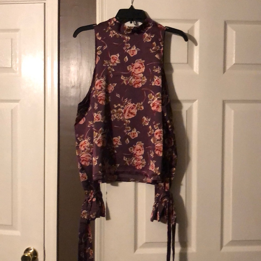 Cold shoulder style top/long sleeve/wrist ties